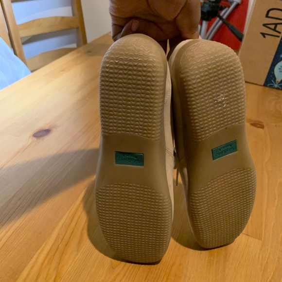 Walking Cradles Causal Walking Shoes, 7.5 - Picture 5 of 8